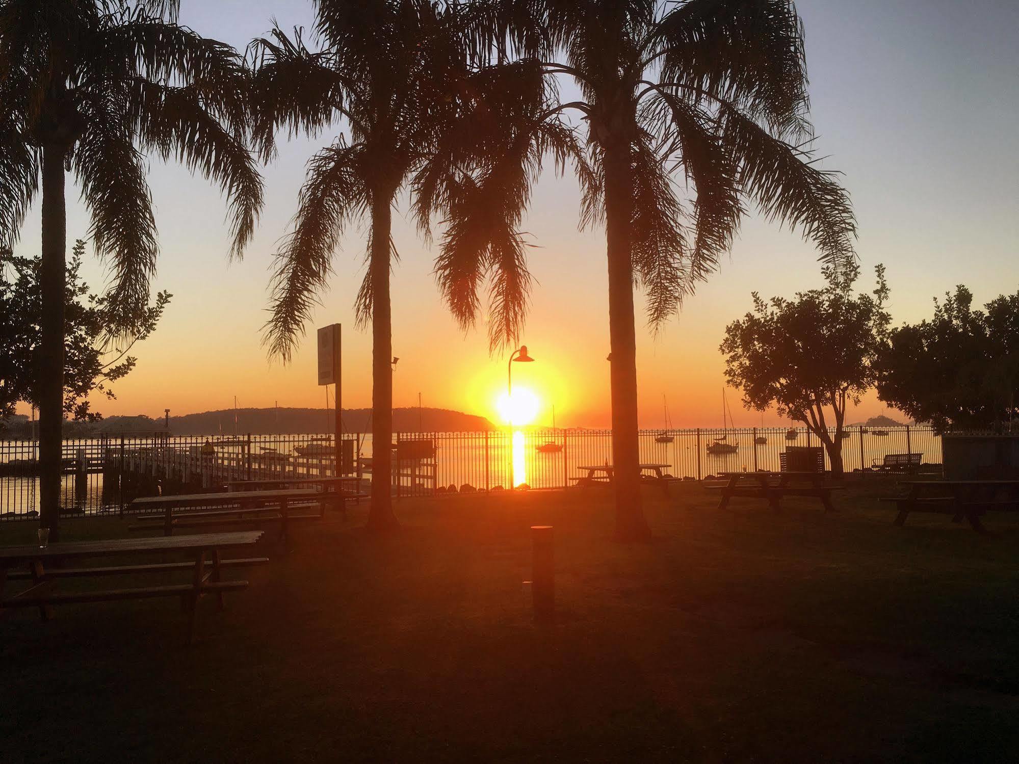 Mariners On The Waterfront Batemans Bay Exterior foto
